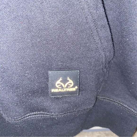 Realtree Edge Whitetail Pullover Fleece Hoodie with Embroidered Logo - Picture 4 of 5